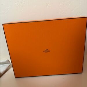 Hermès Signature Orange Box